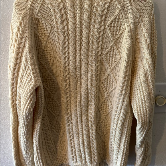 Vintage Irish knit cardigan with wooden buttons - Picture 3 of 6